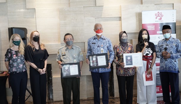 More Regencies in Central Java go Dog Meat-Free, as DMFI hosts Awards ceremony attended by Governor Ganjar to celebrate his province’s progress!